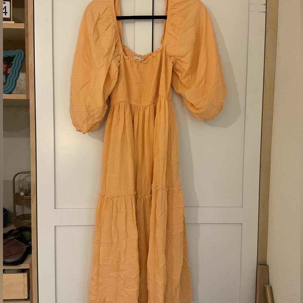 Puffy sleeve dress